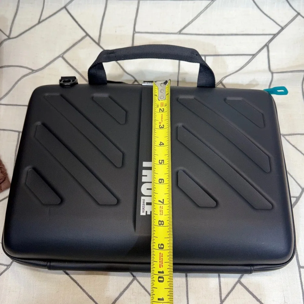 Thule Gauntlet3.0 MacBook Pro 13 Attache Rugged Hard Shell Sleeve Case TGSE-2253